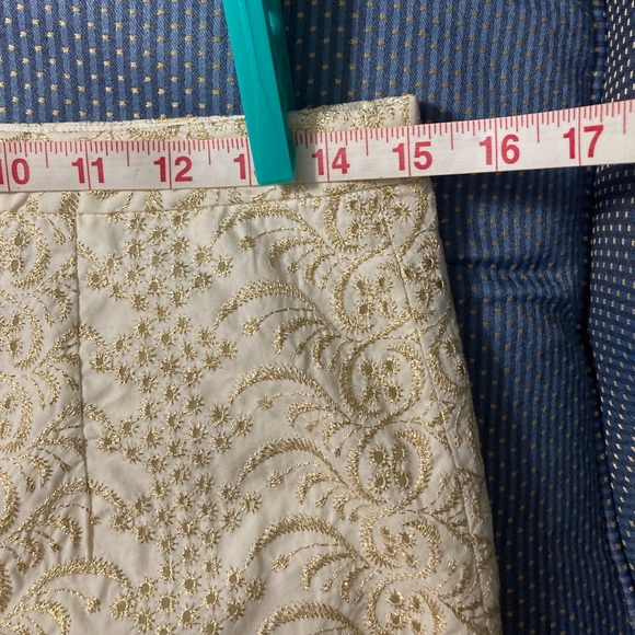 Like new,Sassy Banana Rep skirt.Perfect glam piece - Picture 6 of 11